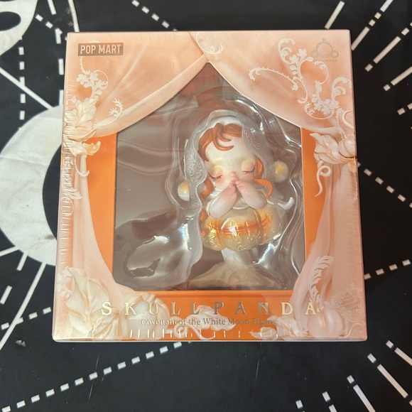 Skullpanda Covenant Of The White Moon Figure 2025 Limited Edition - sealed box - Picture 3 of 7